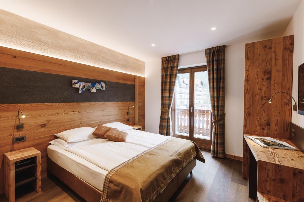 Albergo Centrale San Martino Di Castrozza Esterno foto
