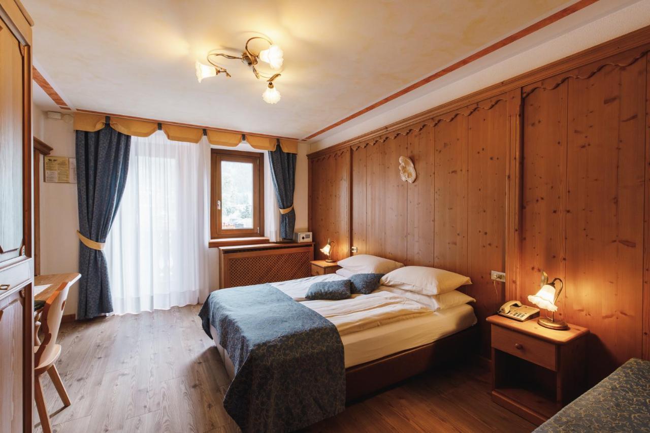 Albergo Centrale San Martino Di Castrozza Esterno foto