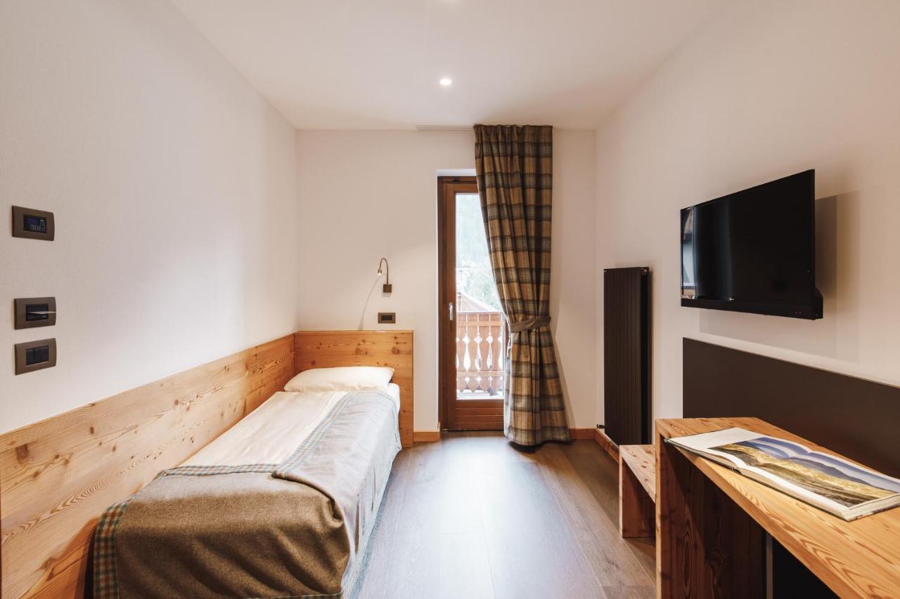 Albergo Centrale San Martino Di Castrozza Esterno foto