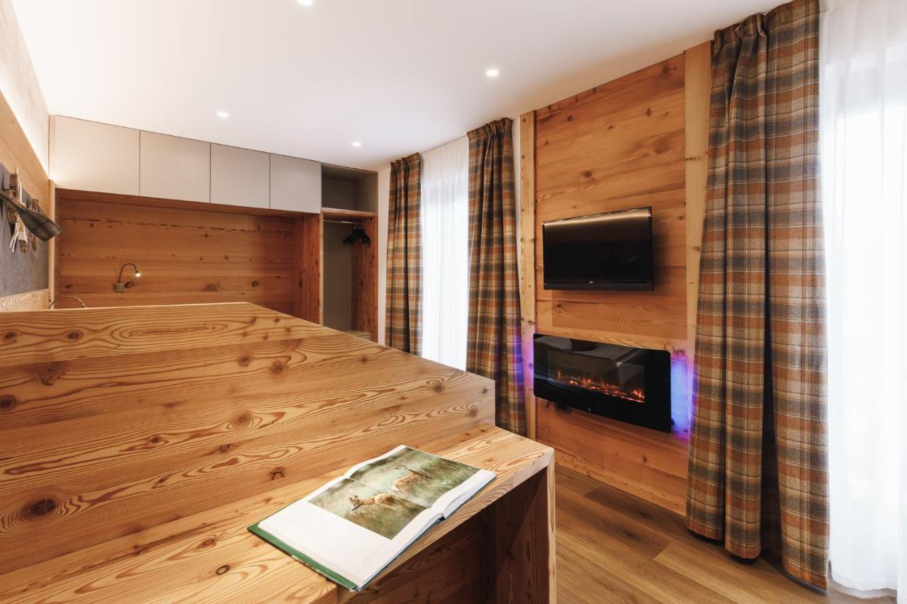 Albergo Centrale San Martino Di Castrozza Esterno foto