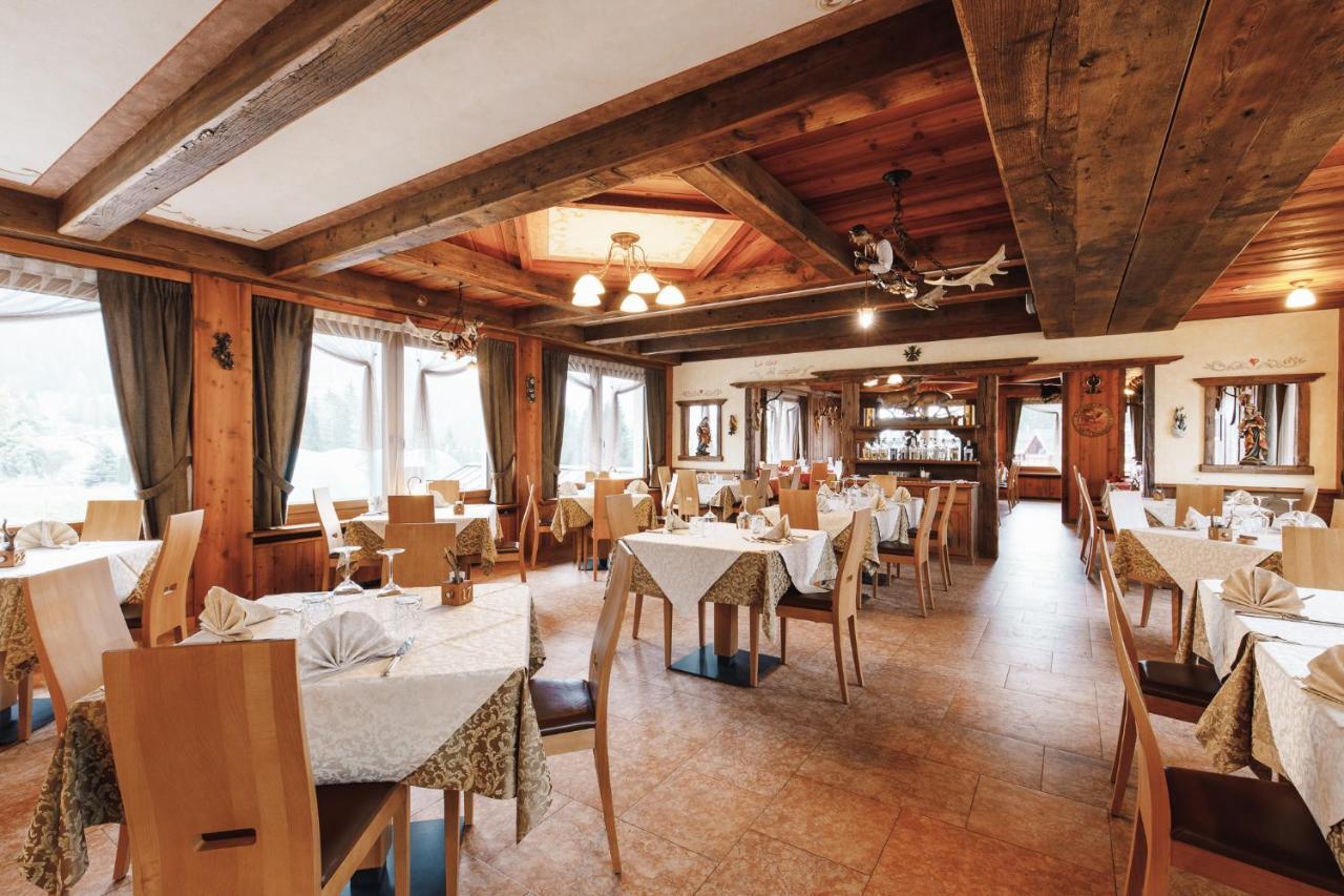 Albergo Centrale San Martino Di Castrozza Esterno foto