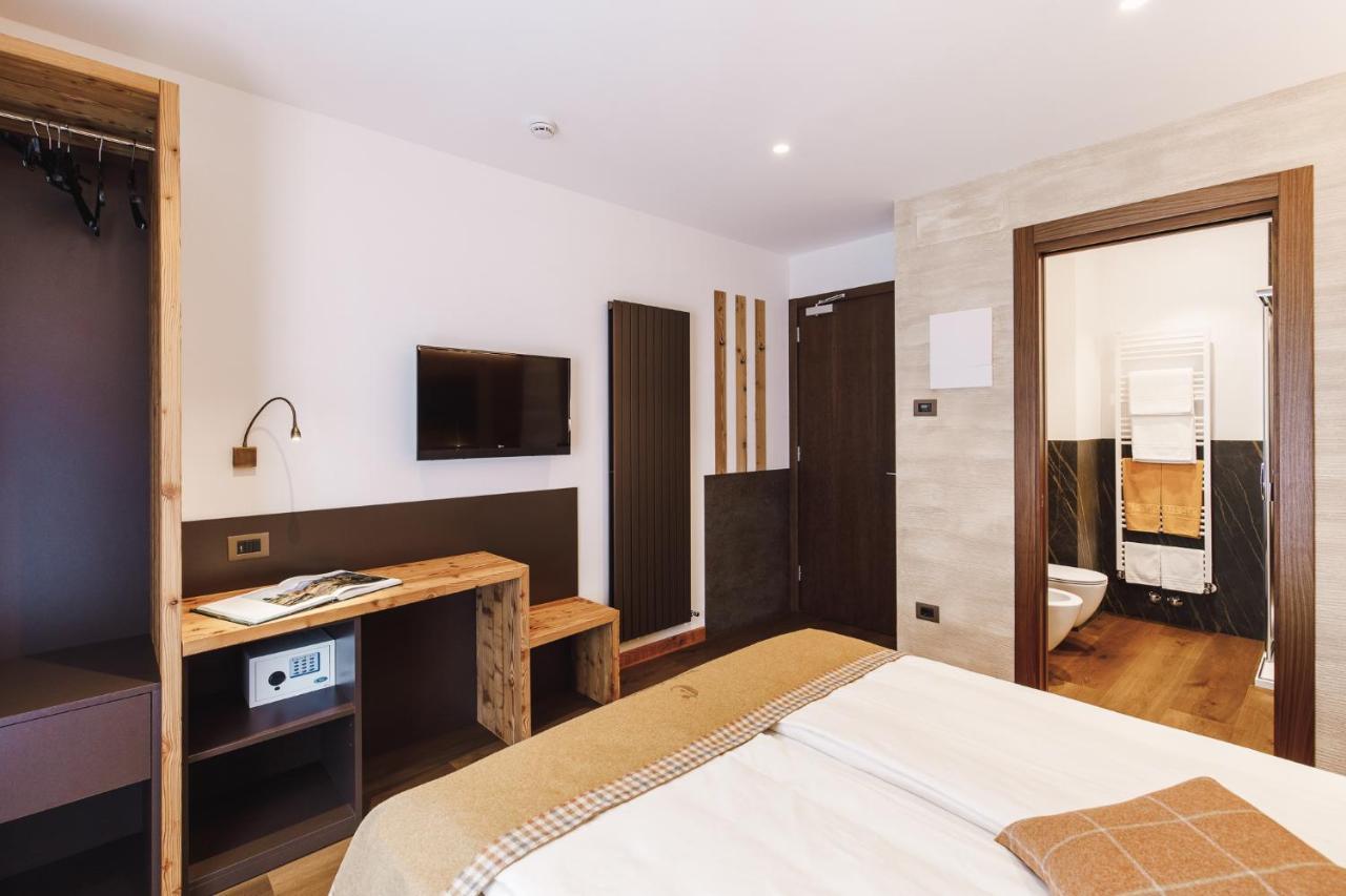Albergo Centrale San Martino Di Castrozza Esterno foto