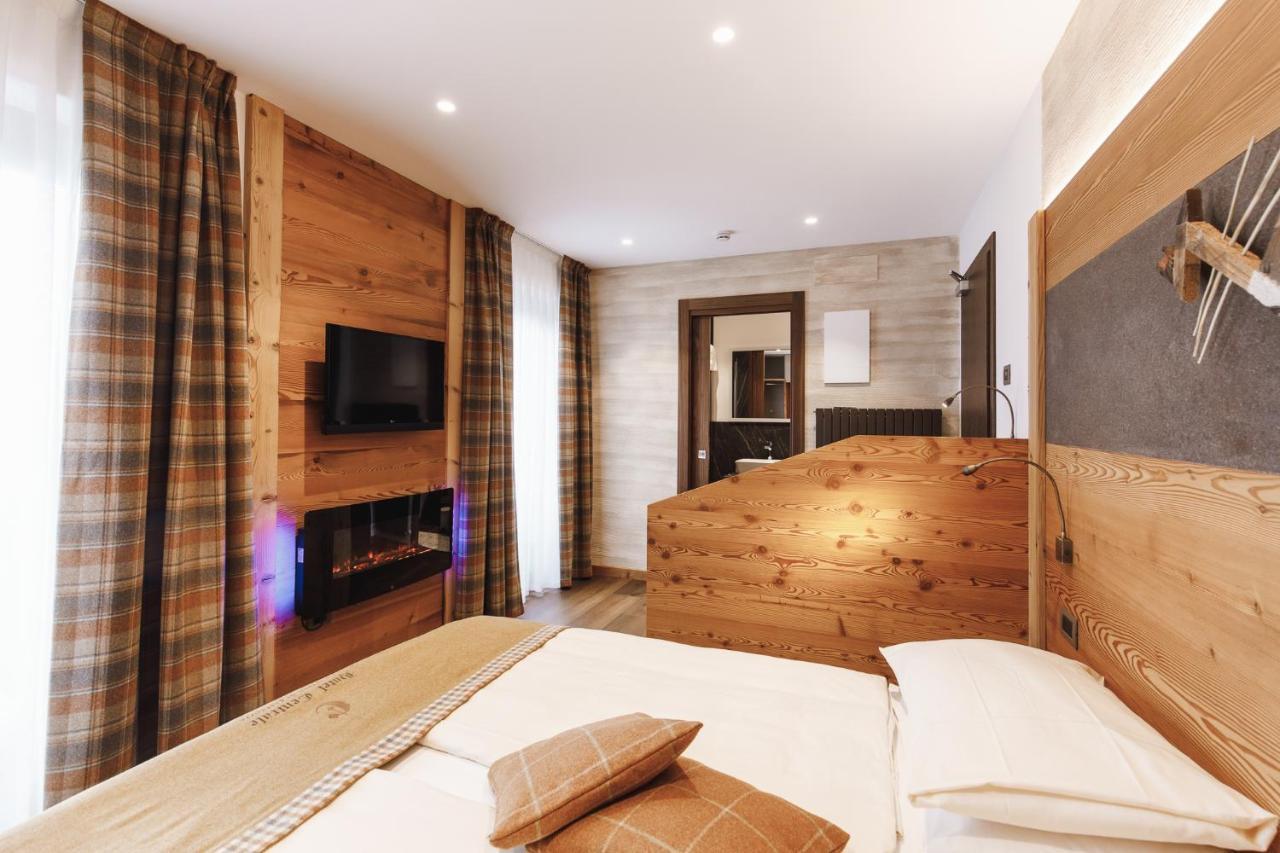 Albergo Centrale San Martino Di Castrozza Esterno foto