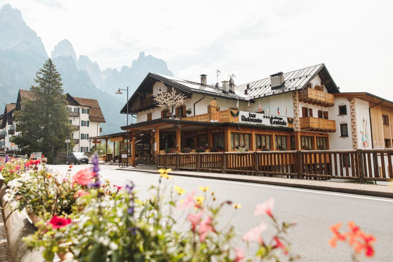 Albergo Centrale San Martino Di Castrozza Esterno foto