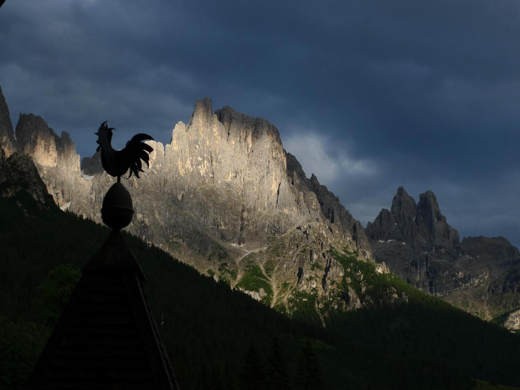Albergo Centrale San Martino Di Castrozza Esterno foto