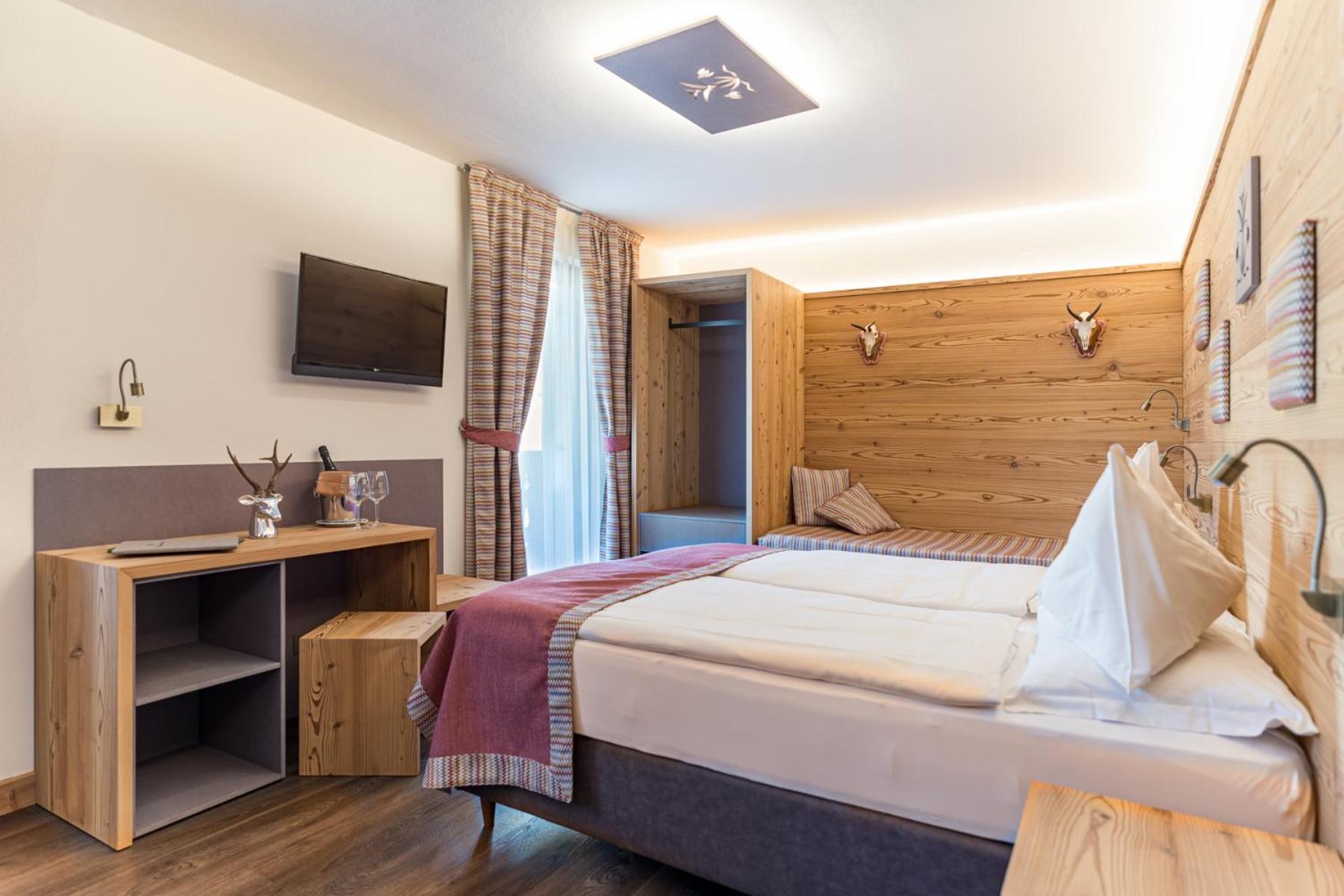 Albergo Centrale San Martino Di Castrozza Esterno foto
