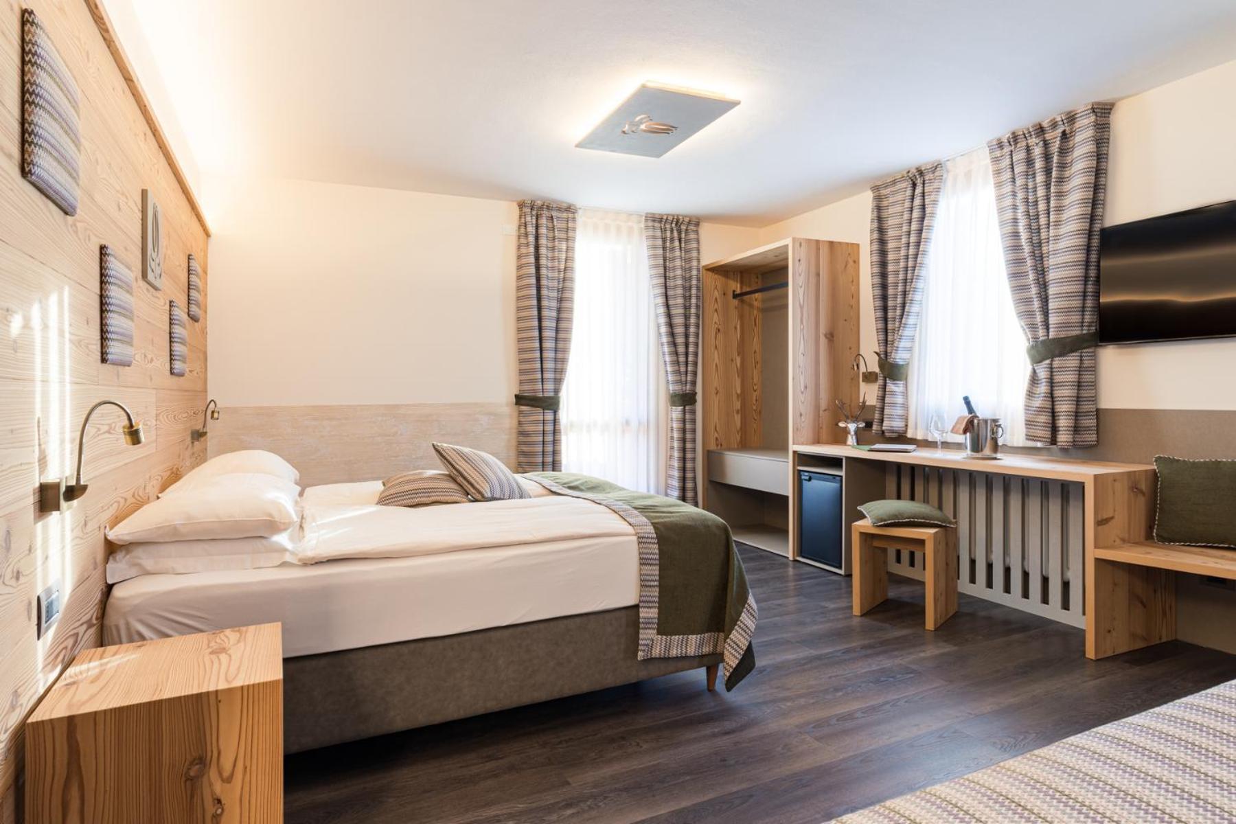 Albergo Centrale San Martino Di Castrozza Esterno foto