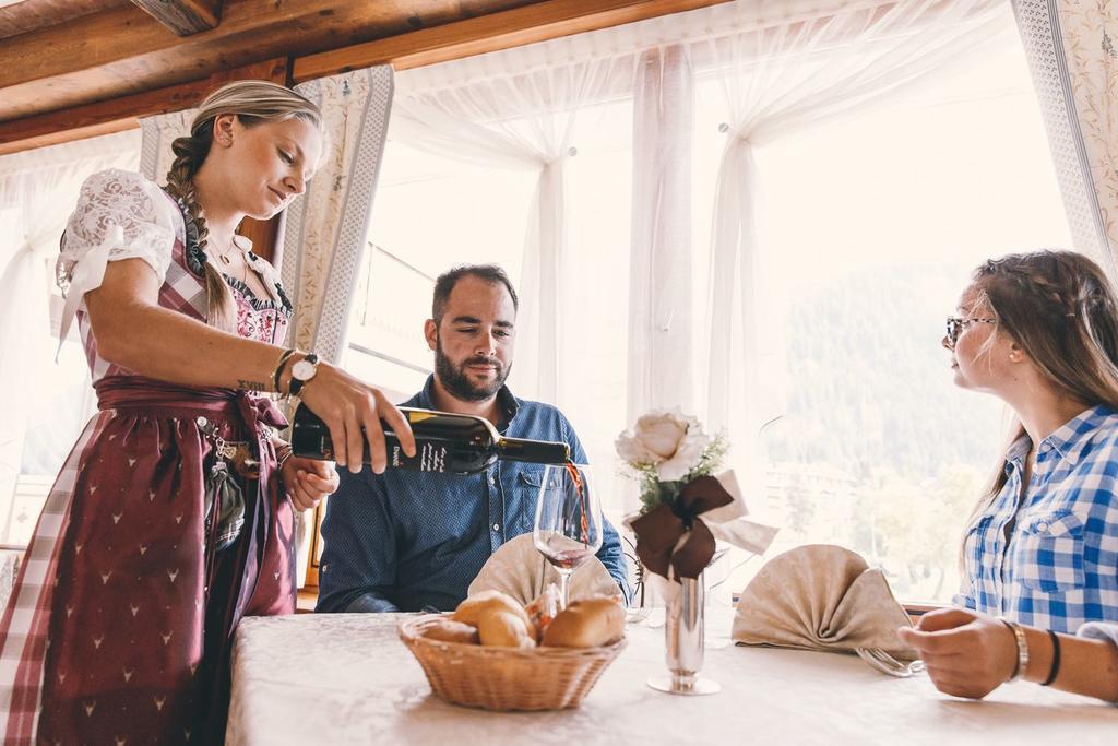 Albergo Centrale San Martino Di Castrozza Esterno foto