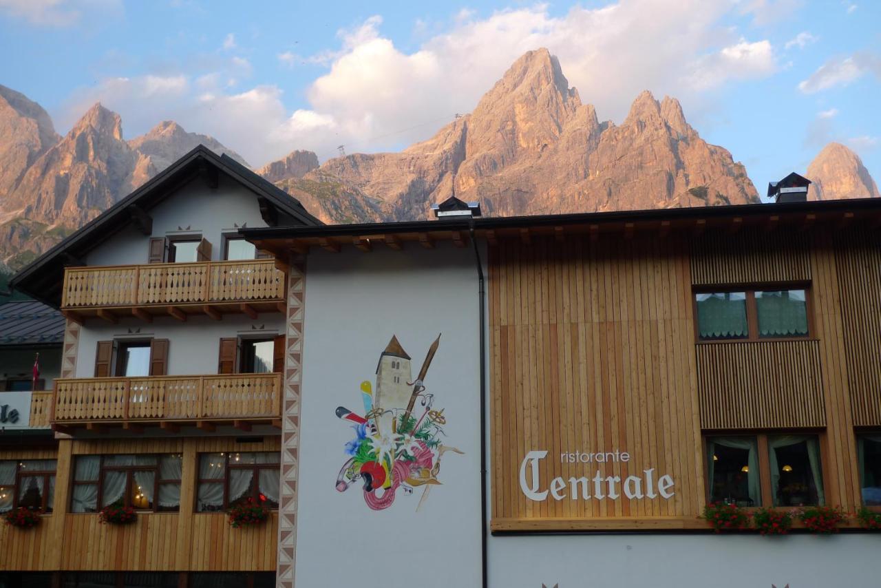 Albergo Centrale San Martino Di Castrozza Esterno foto